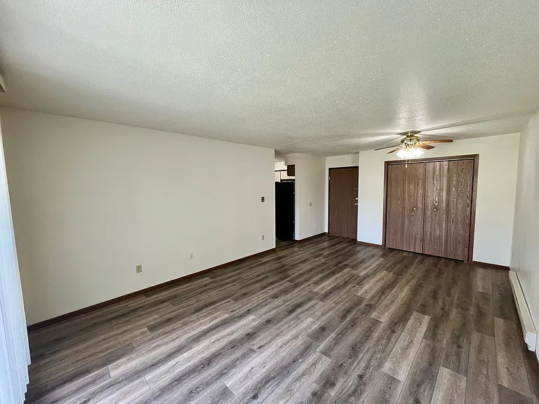 806 S State St — Photo 38