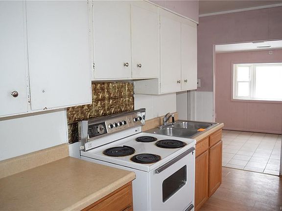 3rd image of 618 72nd St
