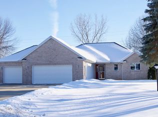 W5937 Hearthstone Dr, APPLETON, WI 54915