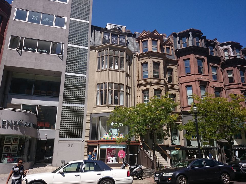 2nd image of 35 Newbury St