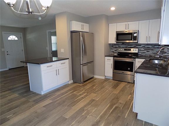 5th image of 4585 3rd St N