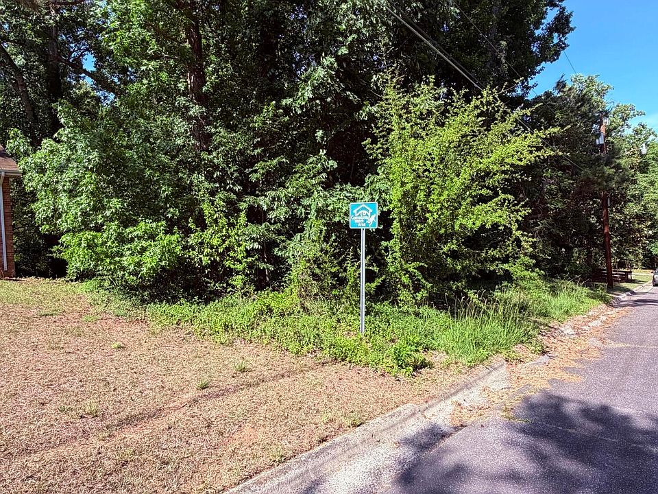 2nd image of 1303 Ross Ave