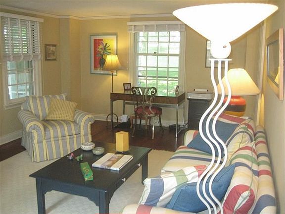 3rd image of 729 Brooks Ave