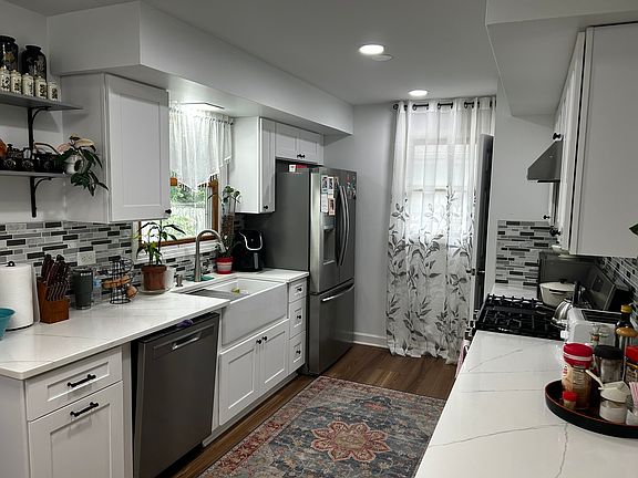 5th image of 630 Parkshore Dr