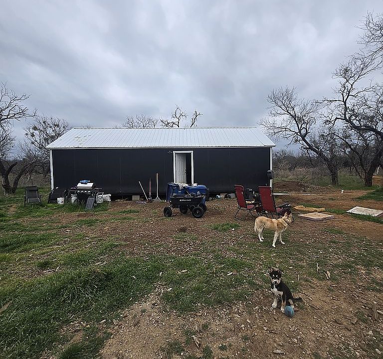 1st image of 815 Lake Bernie Rd