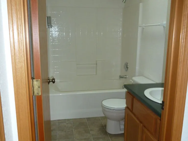 2718 Meadow Creek Way — Photo 7