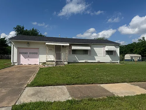 229 E Xyler St Photo 1