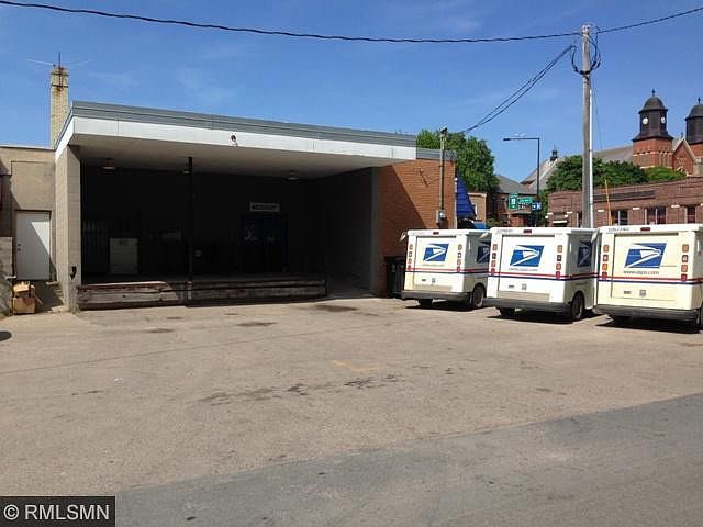 2nd image of 124 Main St E