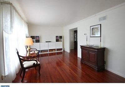 2nd image of 1828 Viola Ln