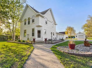 802 W 3rd St, Canton, SD 57013
