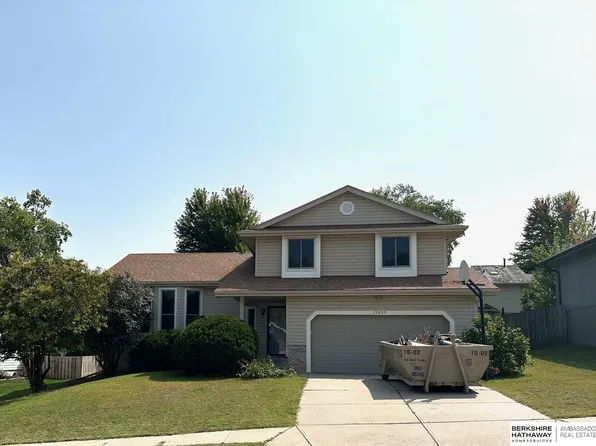15805 Louis Dr, Omaha, NE 68118
