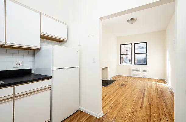 Rented by City Connections Realty | media 1