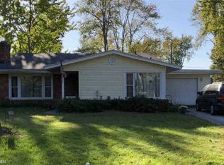 4985 Lakeshore Rd, Fort Gratiot, MI 48059