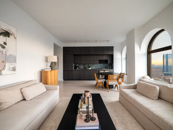 130 William Street image 1 of 12