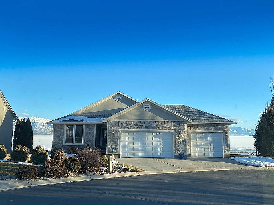 1st image of 810 S Songbird Ln