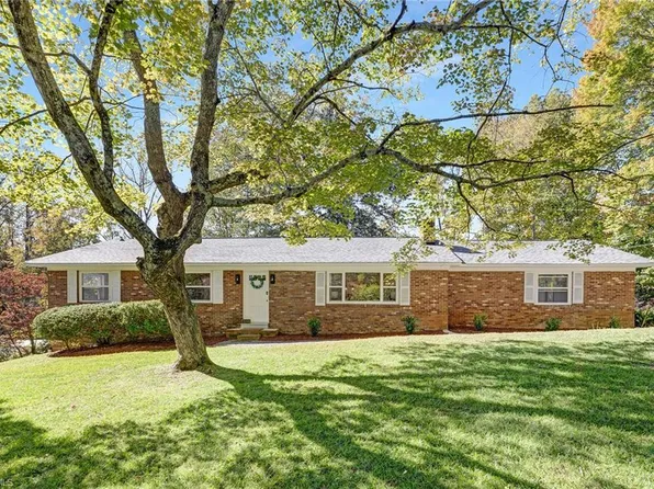 4420 Chebar Dr, Pfafftown, NC 27040