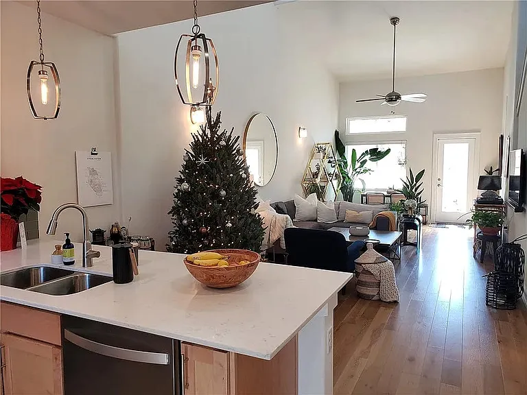 6800 Menchaca Rd #4 — Photo 7