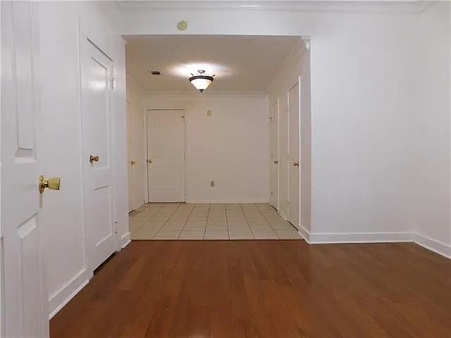 2120 Convention St — Photo 14