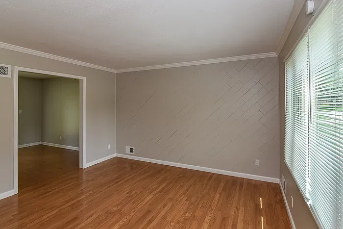 3 bed, 1.5 bath, 1374 sqft, $1,695 — Photo 4