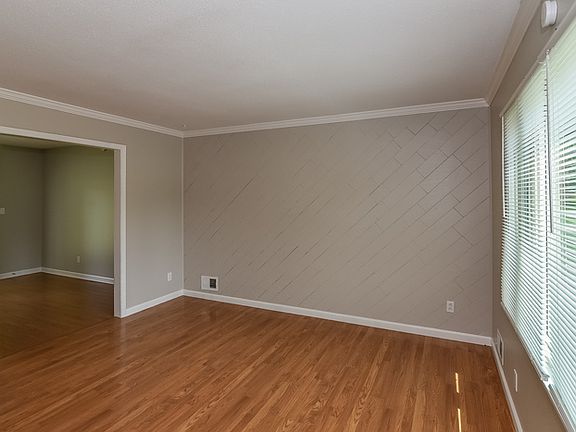 2nd image of 2820 S Linwood Ave
