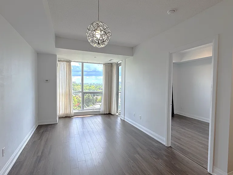 18 Graydon Hall Dr #1110 — Photo 8