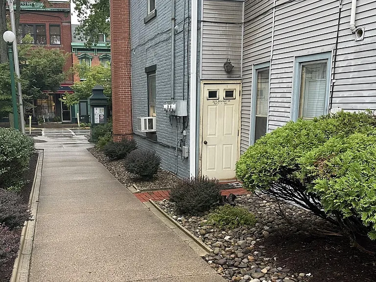 325 Market St #3 — Photo 1