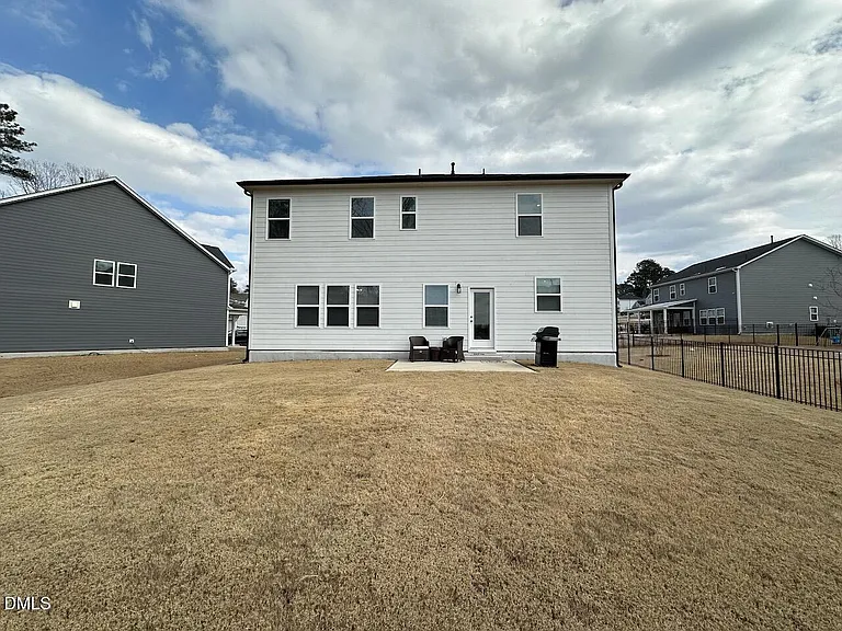 407 Auburndale Ct — Photo 23