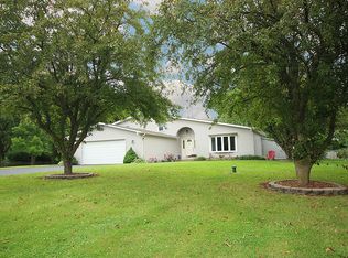 4N525 Foxfield Dr, St Charles, IL