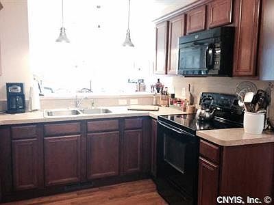2nd image of 5320 Villa Ridge Ct