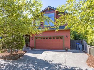 1122 Village Green Dr, Ashland, OR 97520