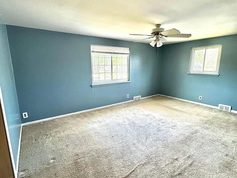 10922 Chicago Rd — Photo 13