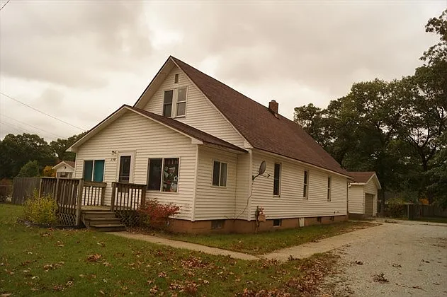 1465 E Broadway Ave photo 1
