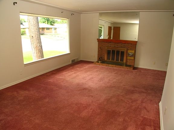 2nd image of 3428 W Rockwell Ave