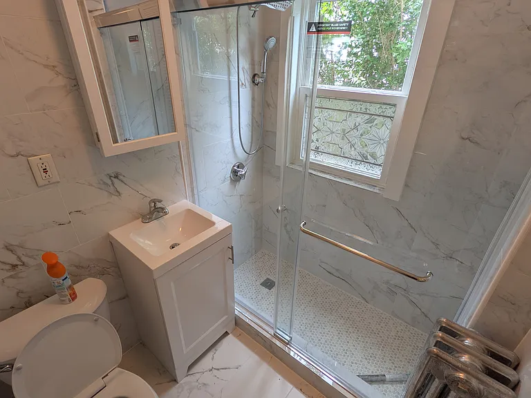 823 Canterbury St — Photo 9