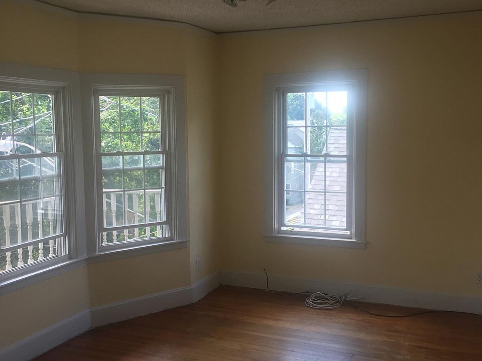 1st image of 61 Ash St