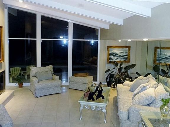 2nd image of 514 S Shadowbend Ave