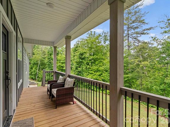 3rd image of 36 Cherry Ridge Ln