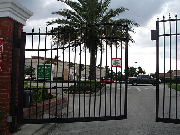 Gated Community Waterford Lakes 