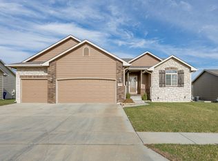2724 E Mason Ridge Dr, Derby, KS 67037