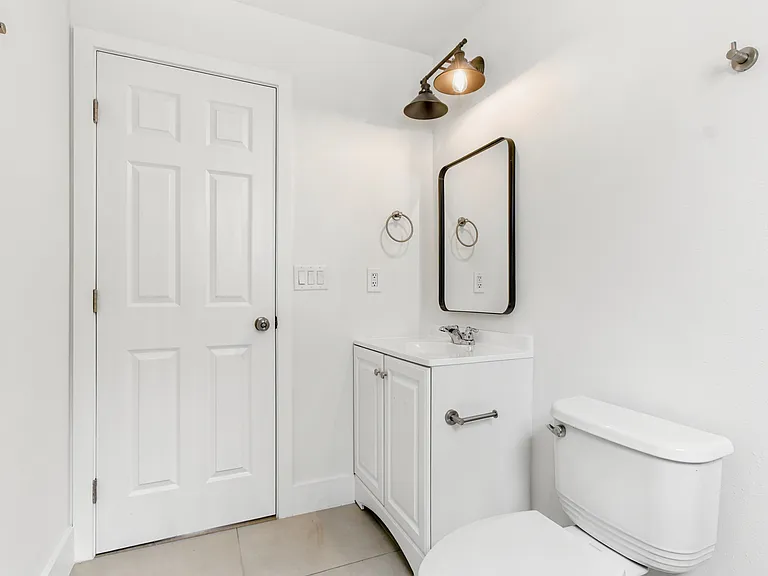 701 W Plaza Pl #C — Photo 23