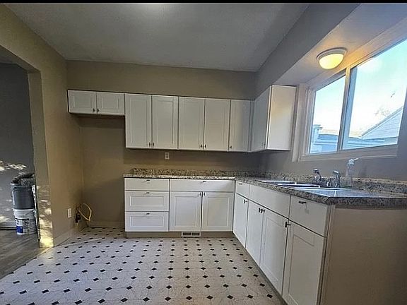 5th image of 965 Hammel St