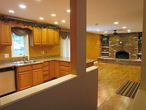 3rd image of 945 Borden Dr