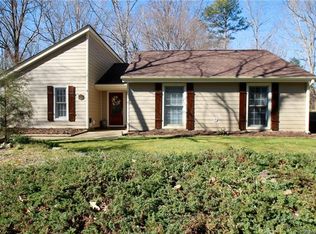 4506 Woods End Ln, Charlotte, NC 28277