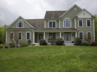 29 Dairy Dr, Upton, MA 01568
