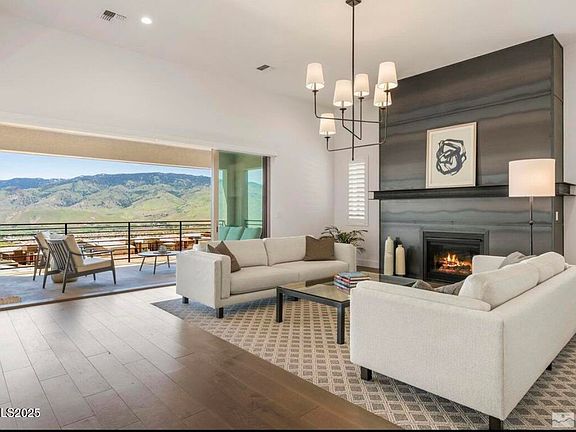 3rd image of 9176 Graycliff Ln