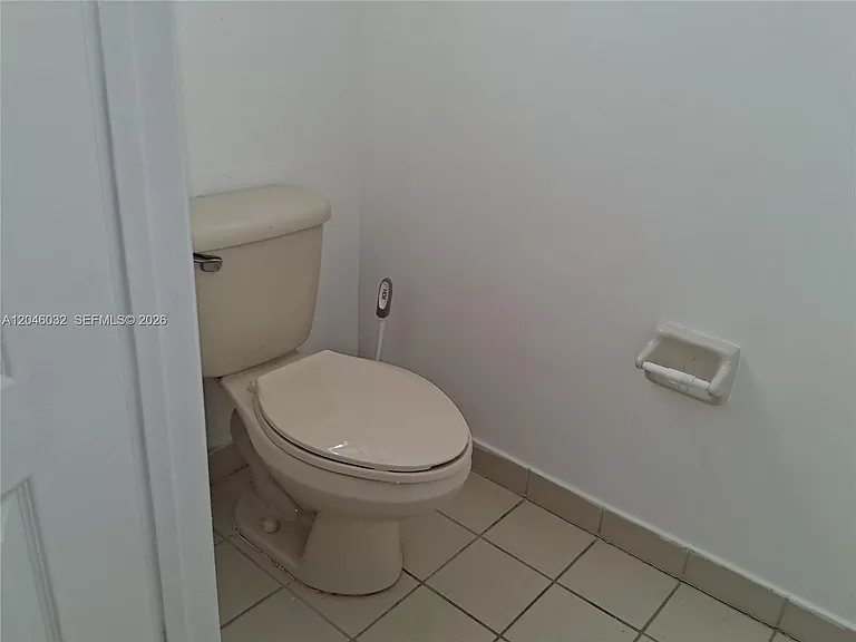 1044 NE 30th Ave — Photo 15