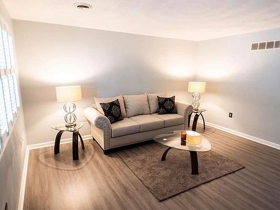 4th image of 4907 Lucerne Rd