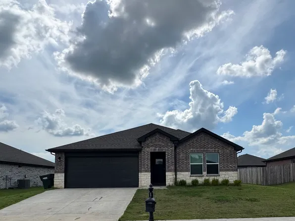 2705 Spring Creek St, Claremore, OK 74017