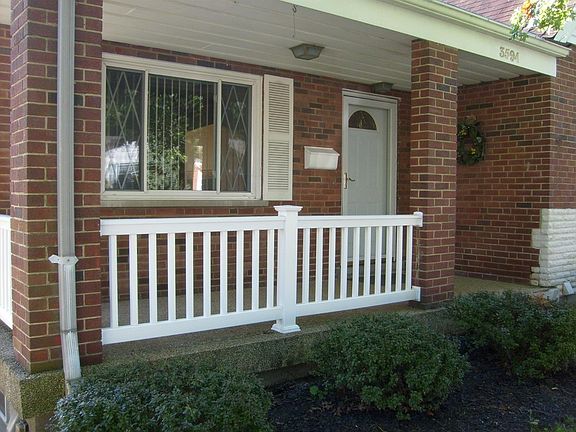 2nd image of 3594 Lakewood Dr