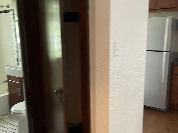4th image of 5590 N Diversey Blvd